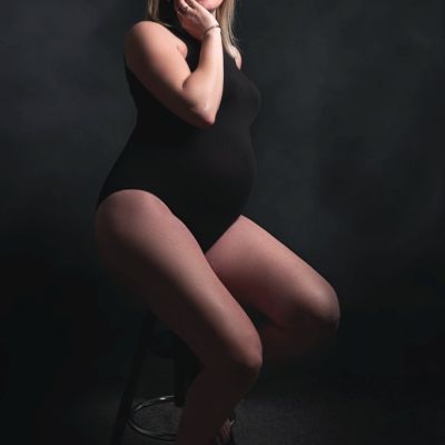Zwangerschapsshoot Nijmegen zwangerschapsfotograaf in fotostudio