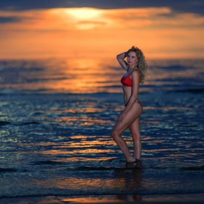 sexy bikini fotoshoot modelfotograaf portretfotograaf Nijmegen off camera flash
