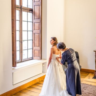 trouwen in de wijnkelder, wijnhuis thiessen huwelijksfotograaf maastricht bruidsshoot
